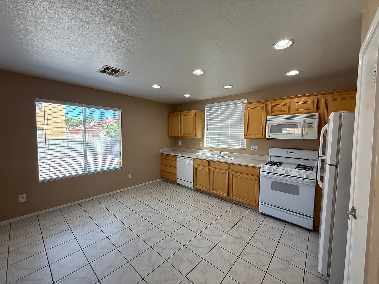Coming Soon 4 Bed 3 Bath Open Floor Plan! — Photo 2