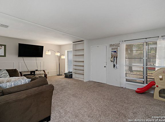 4th image of 5134 Crown Ln