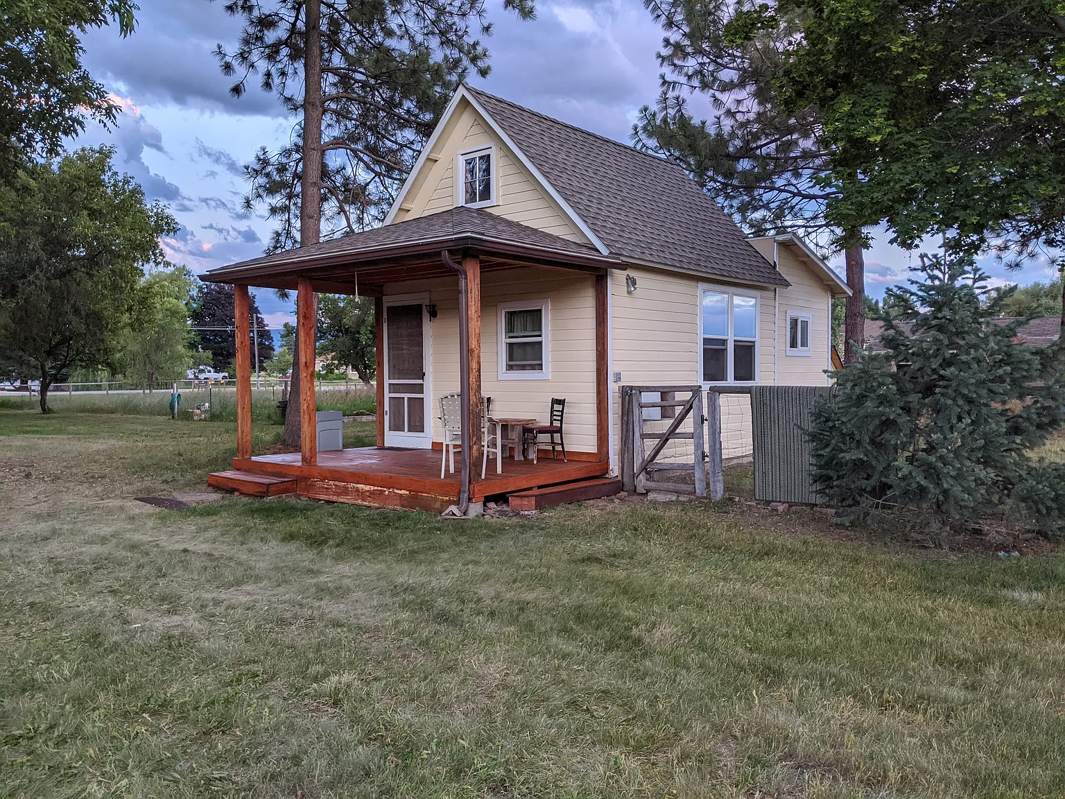 Studio, 400 sqft, $900 — Photo 1