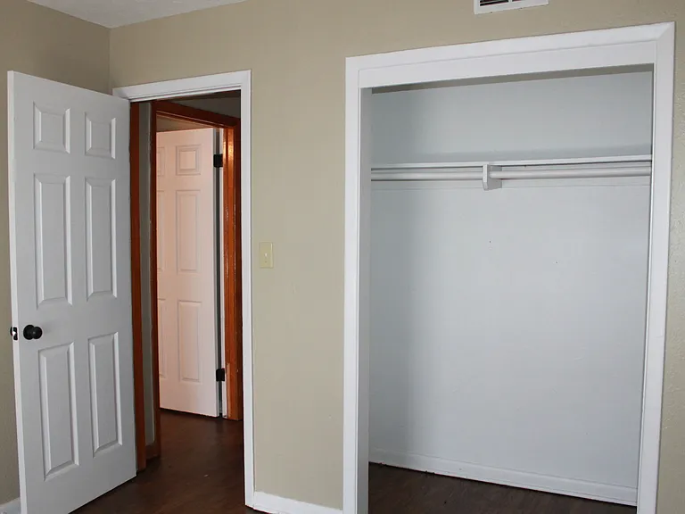 641 E Frolich Dr — Photo 11