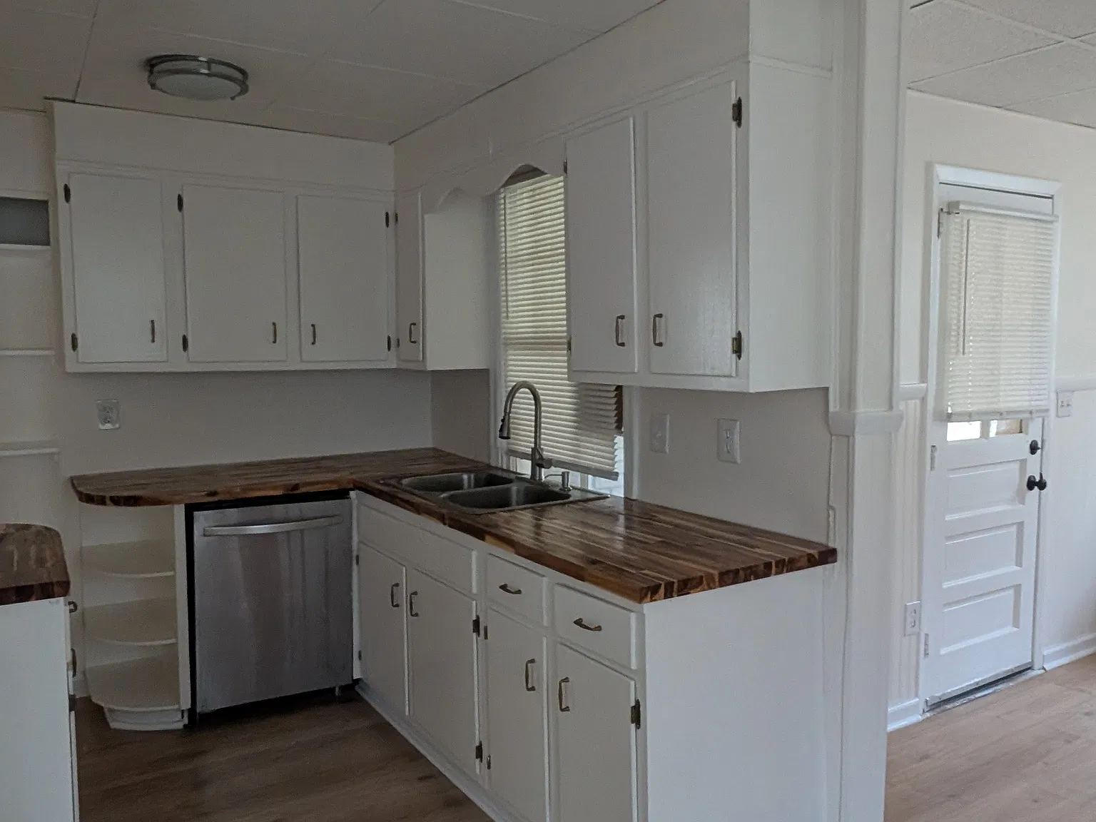 2 bed, 1300 sqft, $1,750 — Photo 4