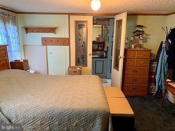 5th image of 1029 Barberry Ave