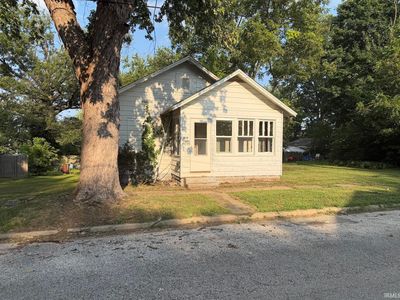 218 S Madison St, Oakland City, IN, 47660