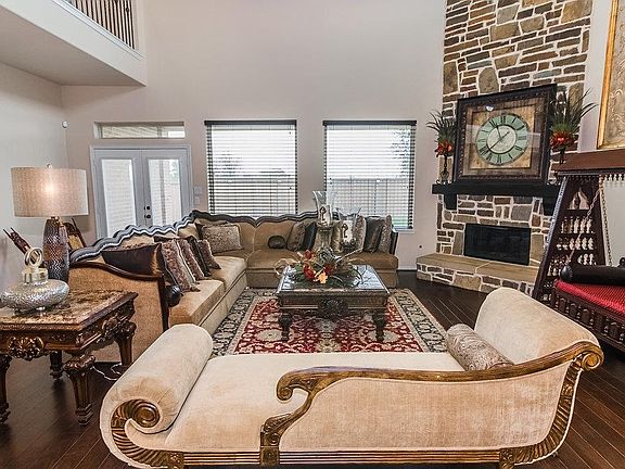 3rd image of 28715 Bandelier Ct