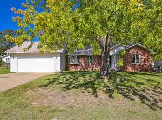 113 W Hickory St, Bolivar, MO 65613