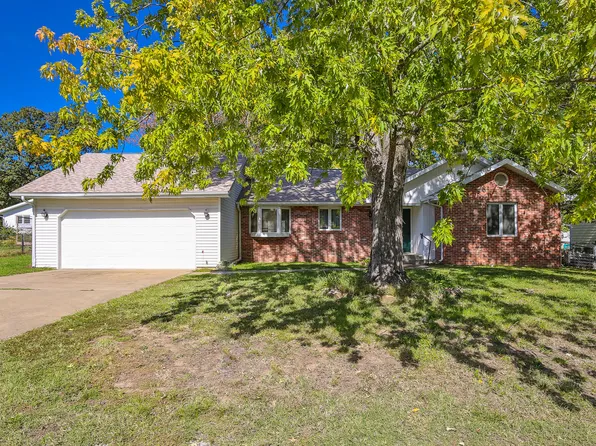113 W Hickory, Bolivar, MO 65613