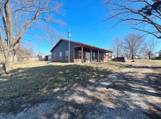 403 S Grant St, Wheeling, MO 64688