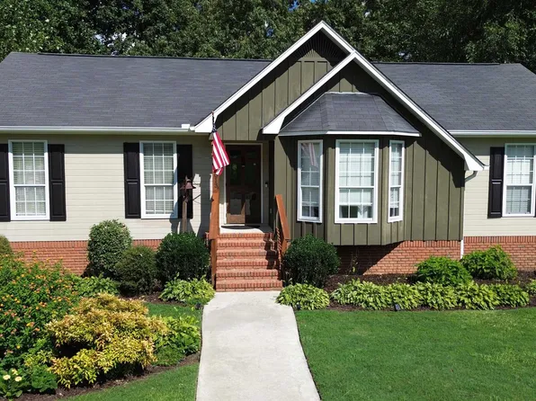 9013 Sparks Dr, Warrior, AL 35180