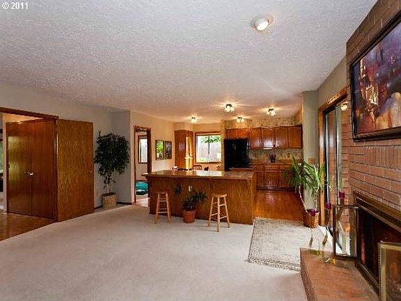Kitchen & Family Room