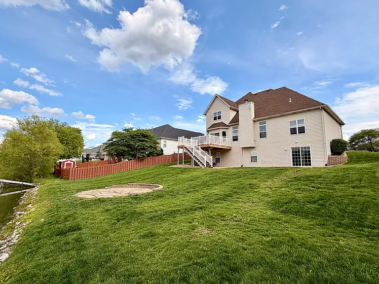 2621 Lake Lucerne Dr — Photo 4