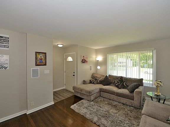 4th image of 2707 Donna Ave