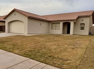 950 Jacaranda Dr, El Centro, CA 92243