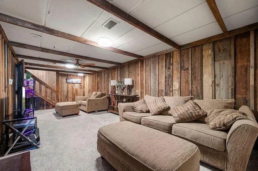 4 bed, 2.0 bath, 2171 sqft, $888 — Photo 3