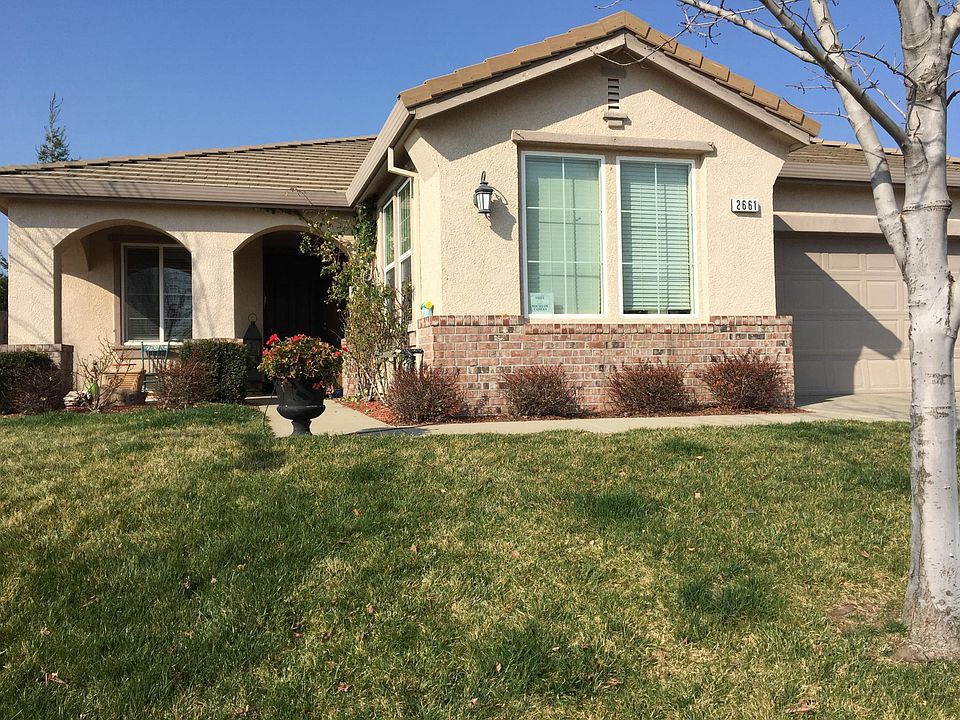Nice neighborhood. That's the bonus room in front.