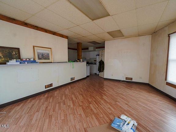 4th image of 187 South Street