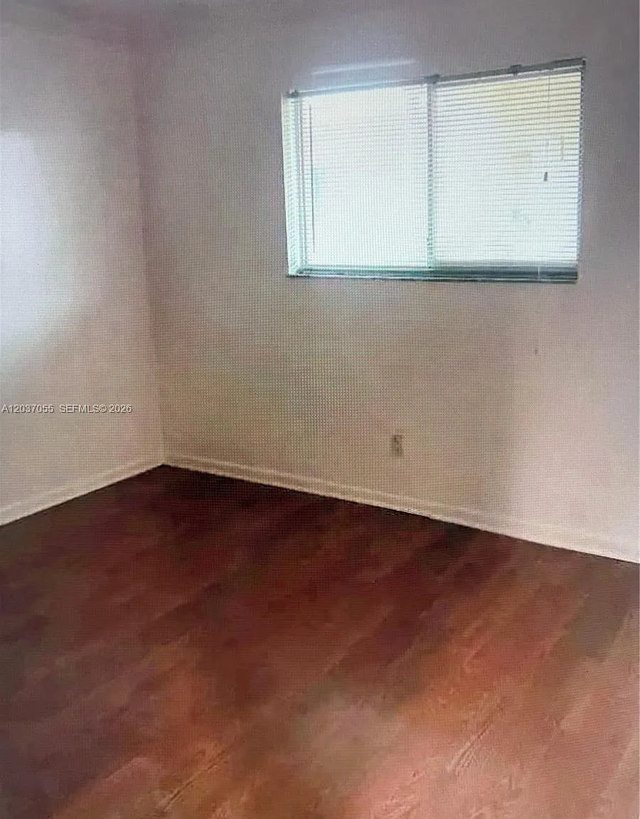 Country Lane Condo #2 — Photo 4
