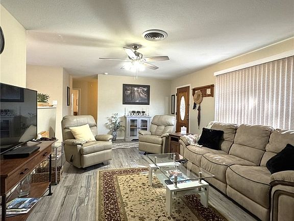 3rd image of 1606 Redbird Drive