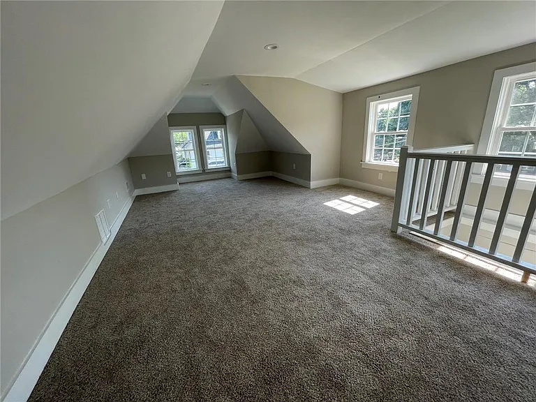 227 Kichline Ave — Photo 7