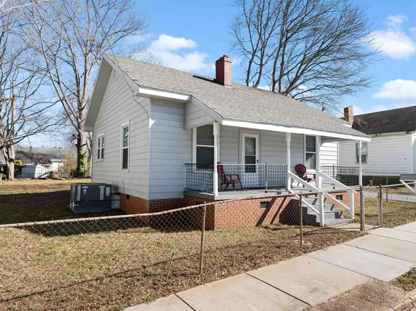 802 N Sloan St, Clinton, SC 29325