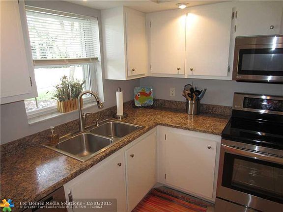 4th image of 700 SE 6th Ave APT 101