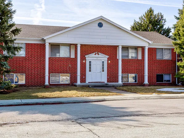 188 1st St, Gilbert, IA 50105