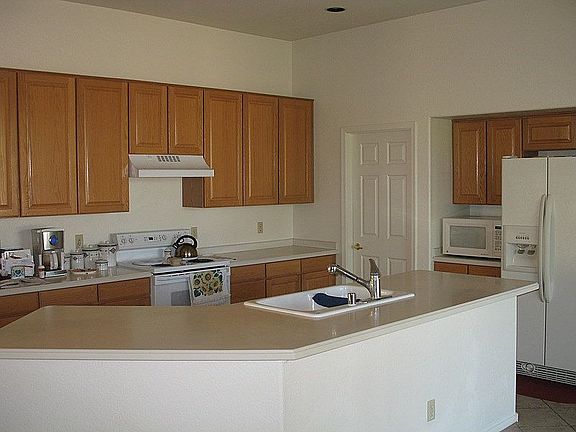 Expansive Kitchen w/Island and Corian Countertops
