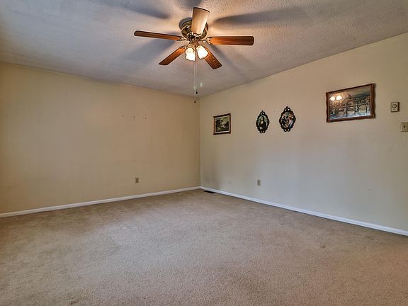 2nd image of 6208 Lonas Dr #2