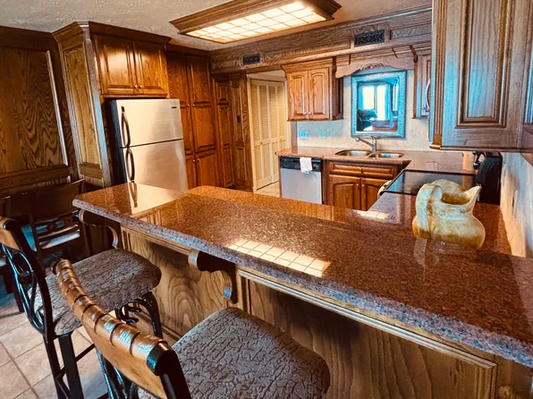 560 Pleasure Pier Blvd #307, Pt Arthur, TX 77640