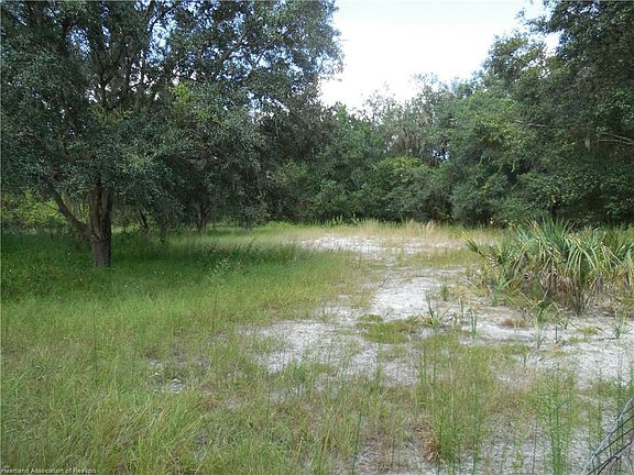 5th image of 160 Oak Ln