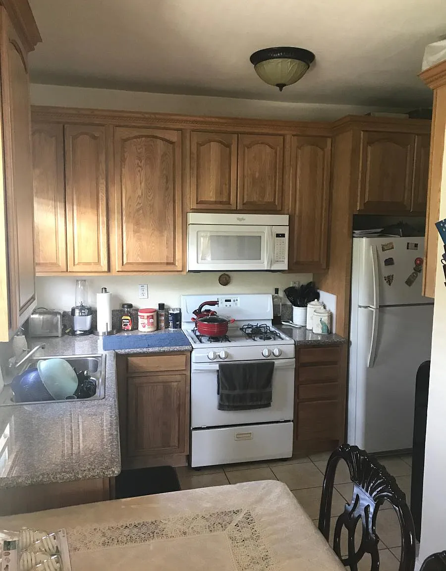 501 S Verdugo Rd — Photo 2