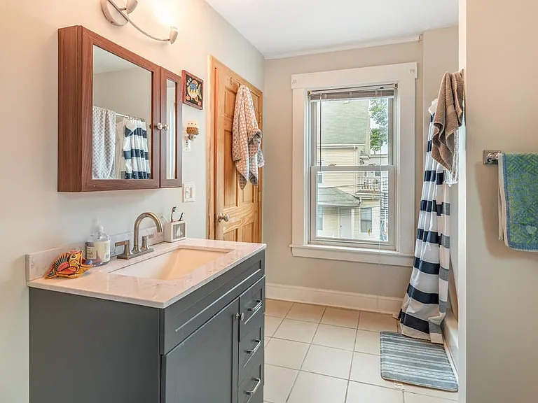 111 Chestnut St #1 — Photo 21