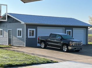 841 Phillip Rd, Montgomery, MI 49255