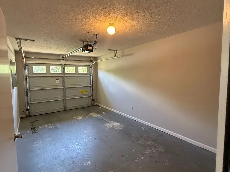 114 Baldwin Dr — Photo 23
