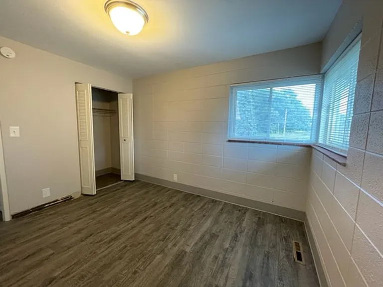 Apartment off 28th and Clyde Park Available — Photo 28