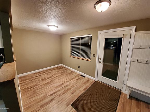5th image of 1131 Woodrow Ave