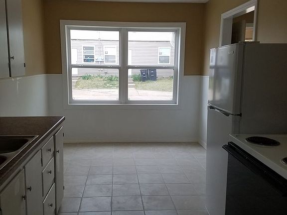 5th image of 907 W Towanda Ave #6034094