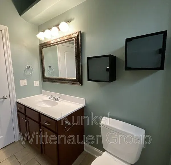 409 W Washington St #C — Photo 14