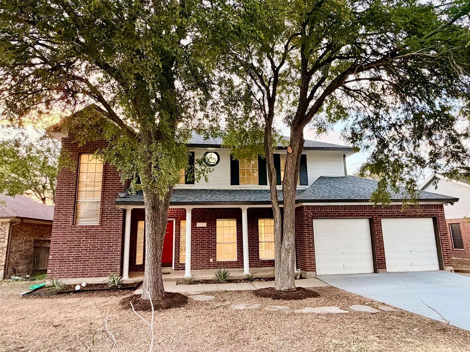 4 bed, 2.5 bath, 2356 sqft, $2,295 — Photo 1