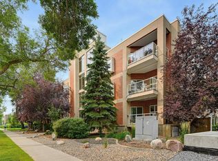 Madison III, Edmonton, AB T5K 1K2