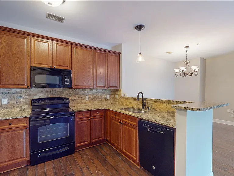 7231 Althorp Way #R2 — Photo 5