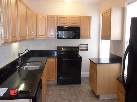 5th image of 525 Floral Ave S