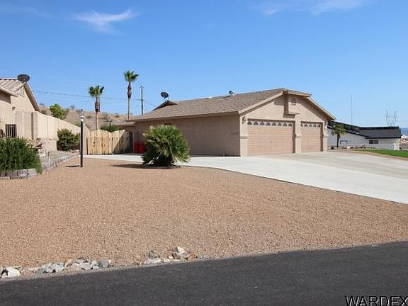 3rd image of 3950 Montezuma Dr