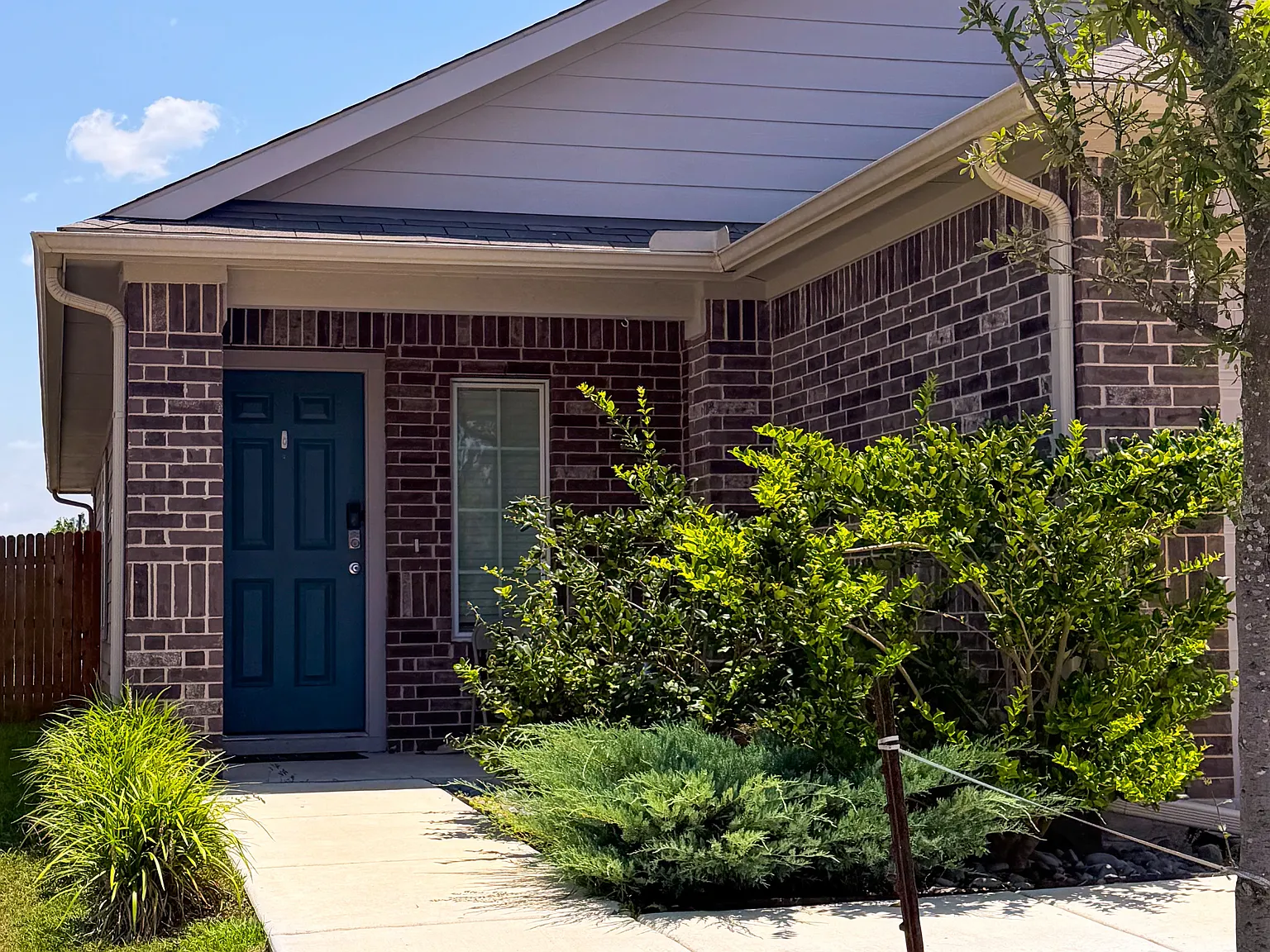 351 Sickle Loop — Photo 2