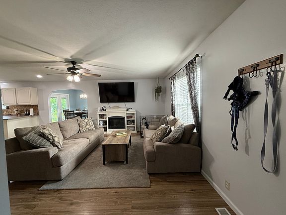 3rd image of 3112 Riviera Ct