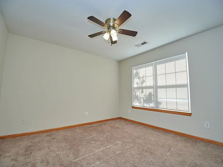 Hidden Brook Apartments — Photo 36