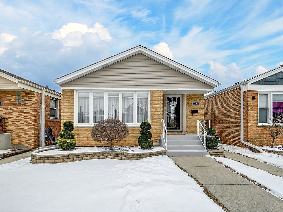 1st image of 5723 S Melvina Ave