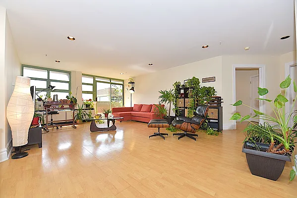 Rented by Keller Williams NYC | media 39