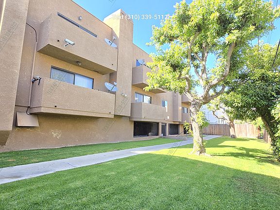2nd image of 10768 Woodbine St #7