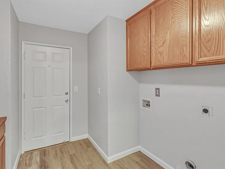 318 Village Cir — Photo 20