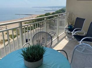 343 Beach St APT 305, West Haven, CT 06516